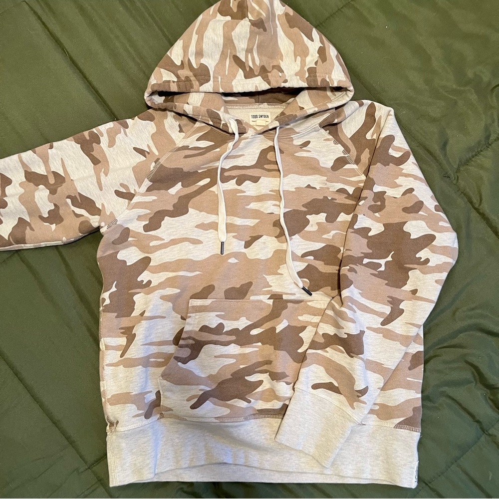Todd Snyder Sand Camo popover hoodie